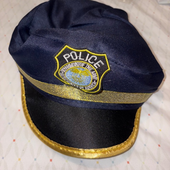 NWOT Police Officer Costume for Kids, Dress Up Set with Accessories Size Medium - Picture 10 of 16